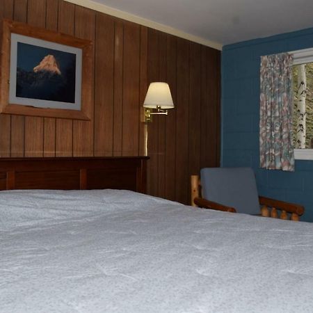 Hôtel Redwood Cabins à Stanley Extérieur photo